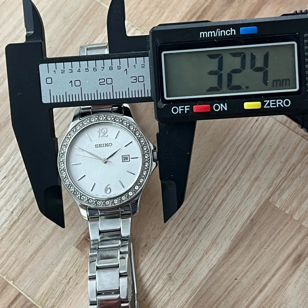 Seiko Ladies Watch Crystals Stainless Bracelet Dial Hands Date Window